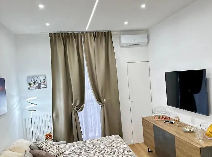 Housesea 21 Apartment